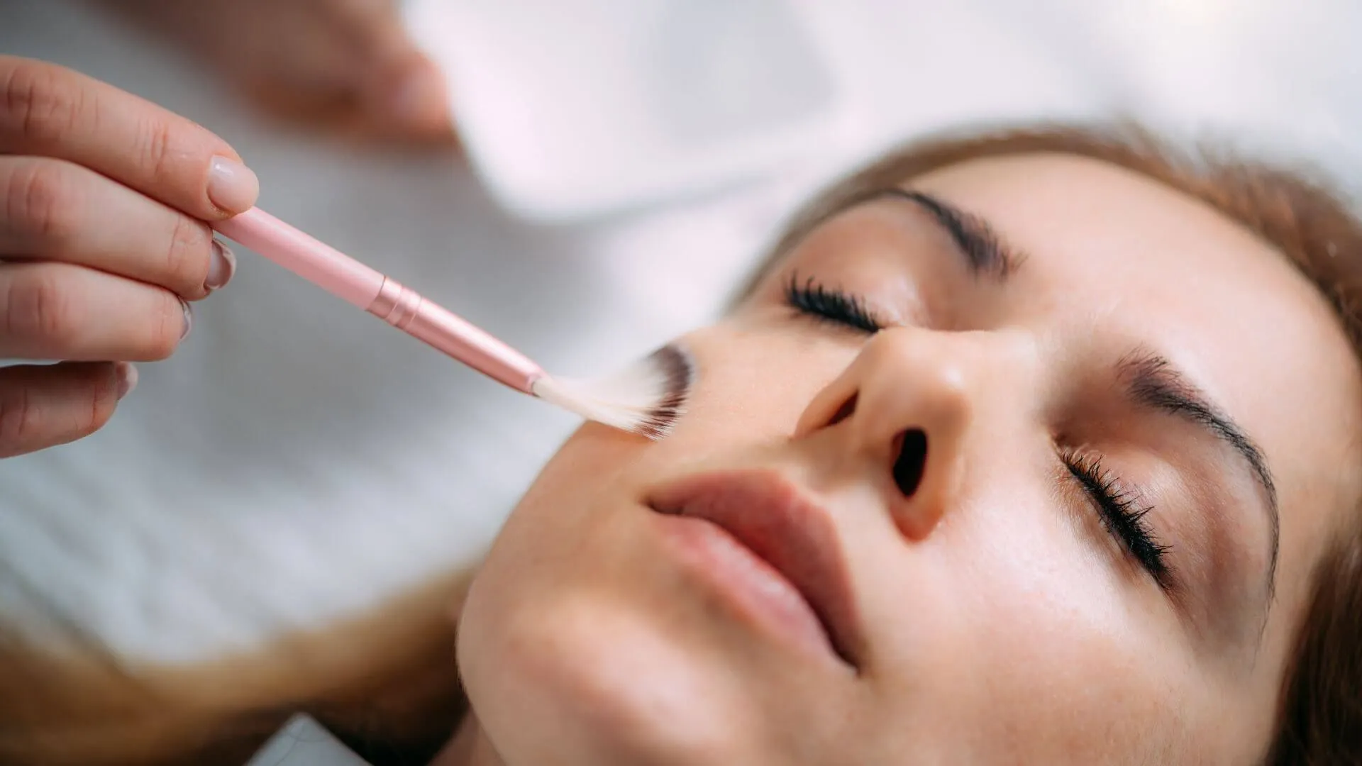 Exploring the Benefits of Visiting a Med Spa for Aesthetic Treatments